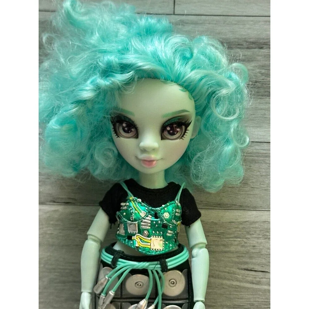 Rainbow High Berrie Aqua Curly-Hair Fashion Doll with Speaker Skirt